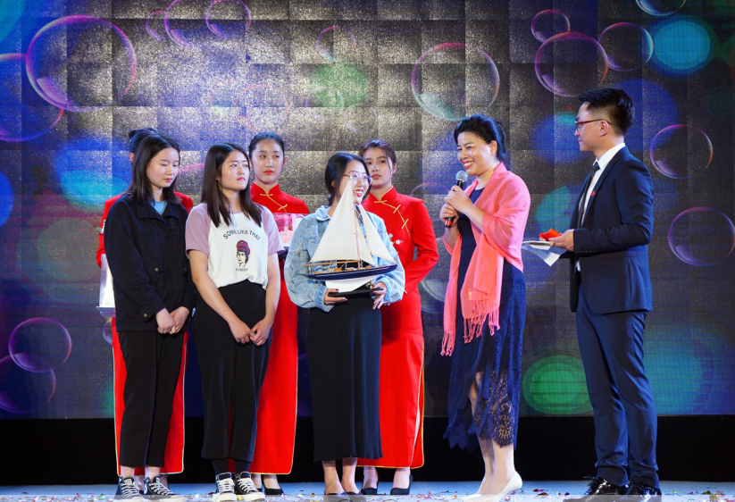 2019毕业晚会2.png