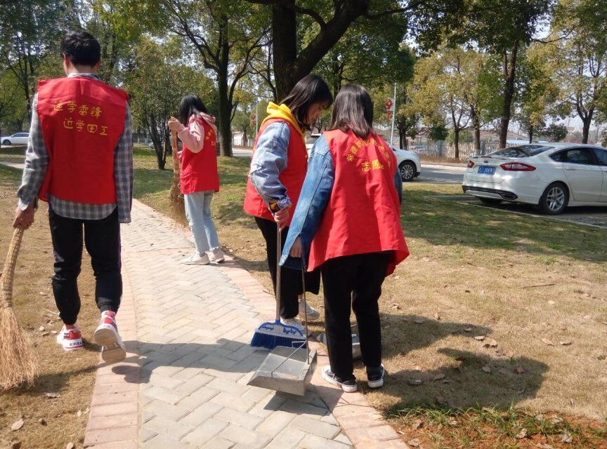 学雷锋2.jpg 学雷锋2.jpg