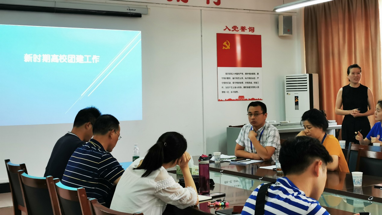 护理系开展新进教师培训4.jpg 护理系开展新进教师培训4.jpg