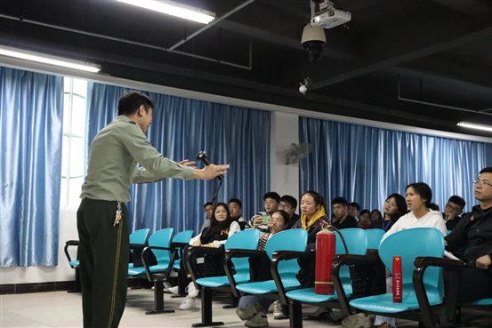 E:?9年下学期新闻未发待审 .6 我系开展消防知识讲座-42d5a41ca14af9cd.jpg