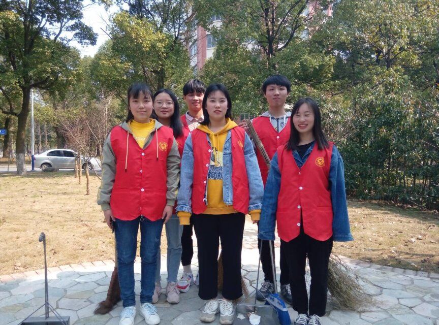 学雷锋1.jpg 学雷锋1.jpg