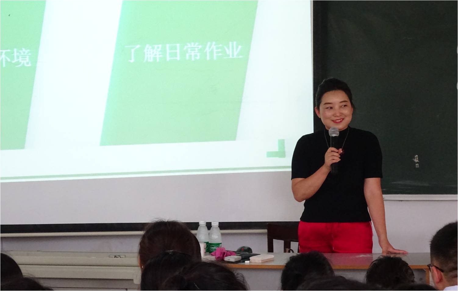 贺霞.jpg