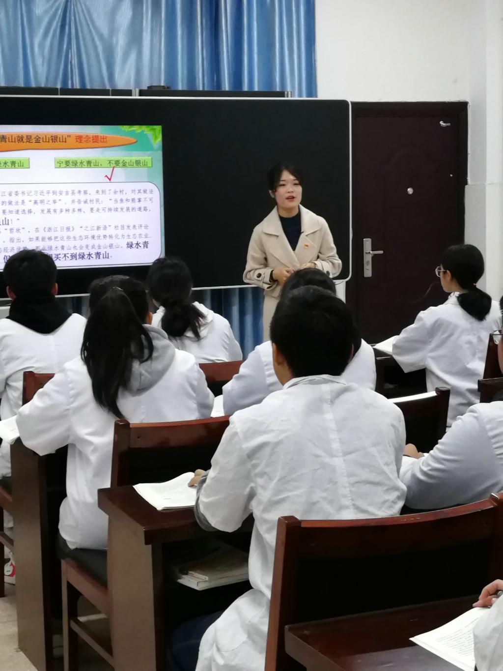 肖金华.jpg 肖金华.jpg
