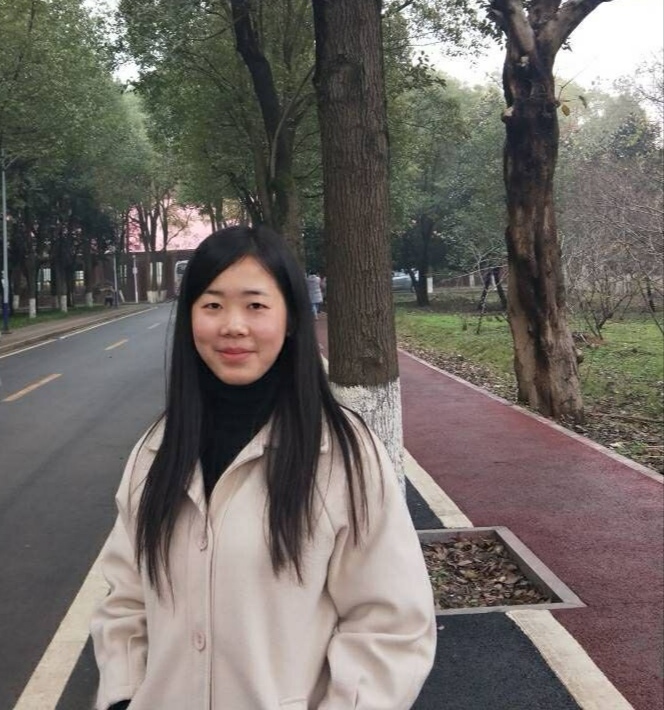 刘先玲.JPG 刘先玲.JPG